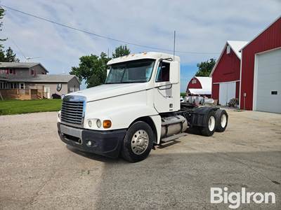 2007 Freightliner ST120 Truck Tractor