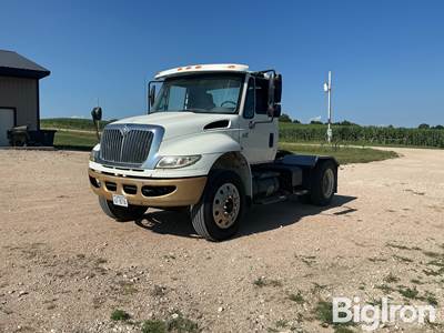 2007 International 4400 S/A Truck Tractor