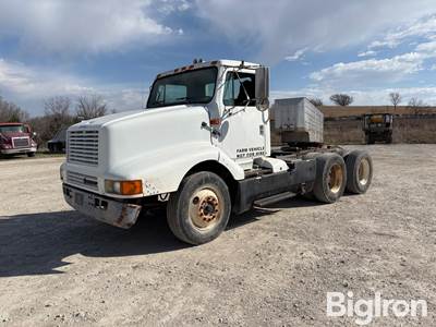 1995 International 8200 6x4 T/A Truck Tractor