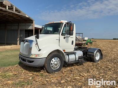 2011 International 8600 SBA 4x2 S/A Truck Tractor