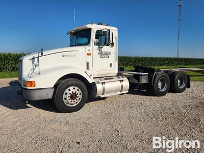 1995 International 9400 T/A Day Cab Truck Tractor