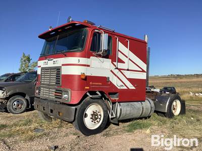 1989 International 9670 S/A cab over Truck Tractor