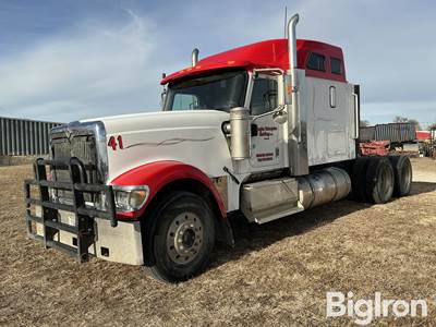 2000 International T/A Truck Tractor w/Wet Kit
