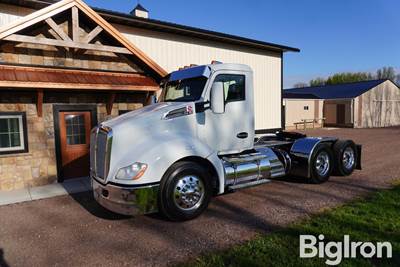 2015 Kenworth T680 T/A Day Cab Truck Tractor