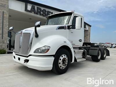 2015 Kenworth T680 T/A Truck Tractor w/PTO