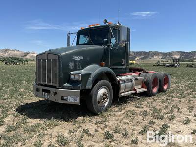 1999 Kenworth T800 T/A Day Cab Truck Tractor w/8 bag suspension