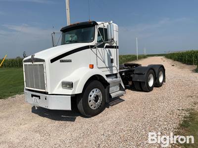 1999 Kenworth T800 T/A Truck Tractor
