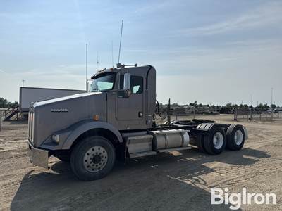 2013 Kenworth T800 Day Cab Truck Tractor W/Wet Kit