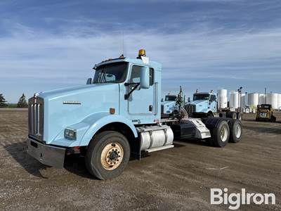 2012 Kenworth T800 Day Cab Truck Tractor W/Wet Kit