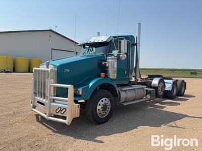 2010 Kenworth T800 Tri/A Truck Tractor