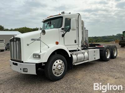 2009 Kenworth T800 Extended Day Cab T/A Truck Tractor