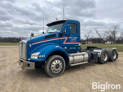 2017 Kenworth T880 T/A Day Cab Truck Tractor