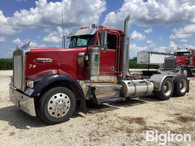 1998 Kenworth W900 T/A Day Cab Truck Tractor