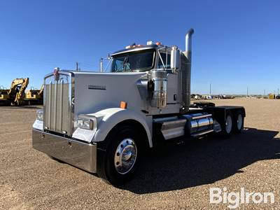 2009 Kenworth W900 T/A Day Cab Truck Tractor
