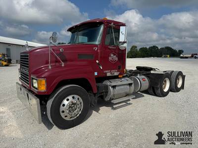 2000 Mack CH600 T/A Day Cab Truck Tractor