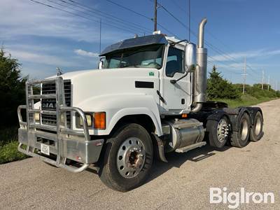 2007 Mack CHN613 Tri/A Truck Tractor w/Wet Kit