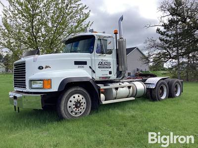 2000 Mack CL713 T/A Truck Tractor