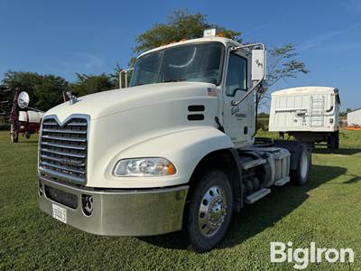 2015 MACK 600 CXU S/A Truck Tractor