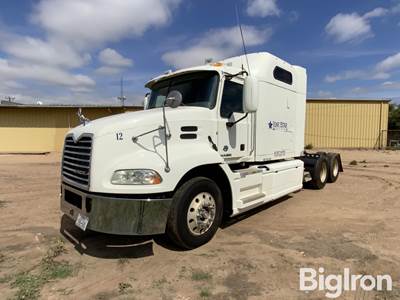 2014 Mack Pinnacle T/A Truck Tractor