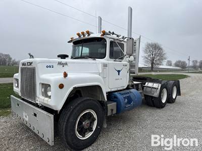 1988 Mack R Day Cab Truck Tractor