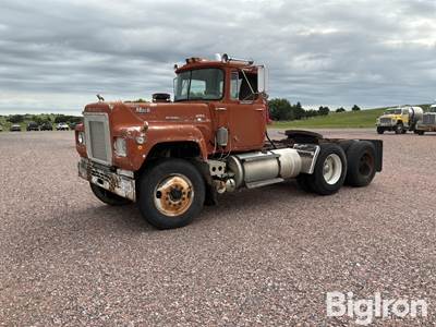 1970 Mack RS700L T/A Truck Tractor
