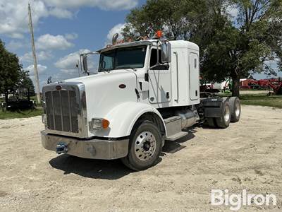 2015 Peterbilt 365 Semi Tractor