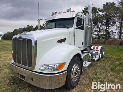 2009 Peterbilt 384 T/A Truck Tractor