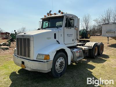 1997 Peterbilt 385 Truck Tractor