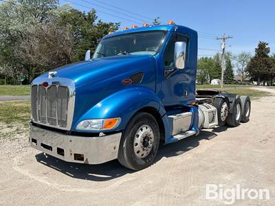 2004 Peterbilt 387 Tri/A Truck Tractor