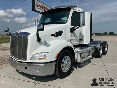 2016 Peterbilt 579 T/A Truck Tractor w/Wet Kit