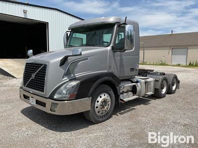 2016 Volvo T/A Truck Tractor