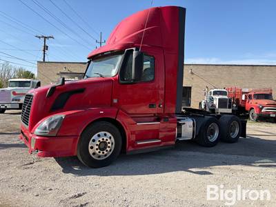 2015 Volvo VNL Day Cab Truck Tractor