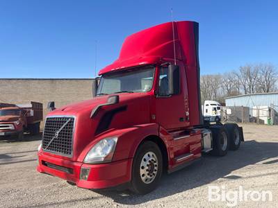 2015 Volvo VNL Day Cab Truck Tractor