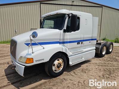1999 Volvo VNL64T T/A Truck Tractor
