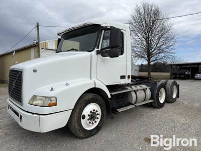 2005 Volvo VNM Day Cab Truck Tractor