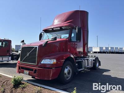 2017 Volvo VNM42T S/A Truck Tractor