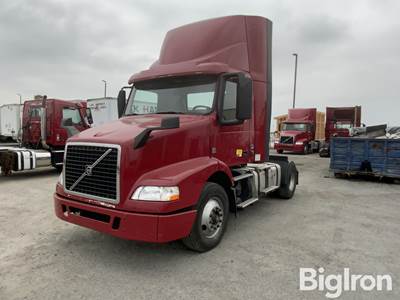 2017 Volvo VNM42T S/A Truck Tractor