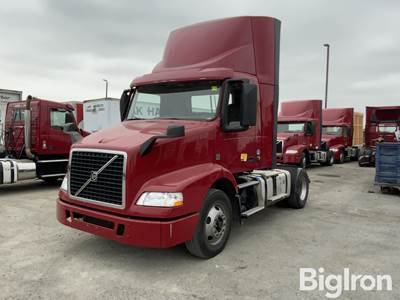 2017 Volvo VNM42T S/A Truck Tractor