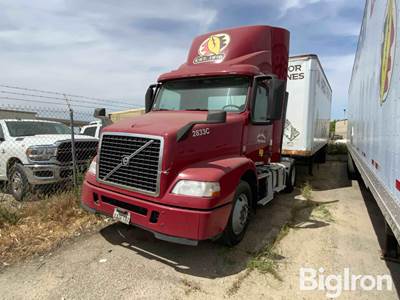 2016 Volvo VNM42T S/A Truck Tractor