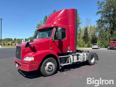 2017 Volvo VNM42T S/A Truck Tractor