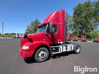 2017 Volvo VNM42T S/A Truck tractor