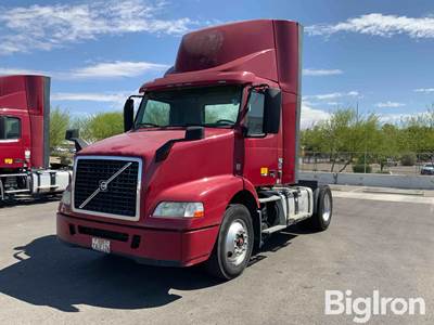 2016 Volvo VNM42T S/A Truck Tractor