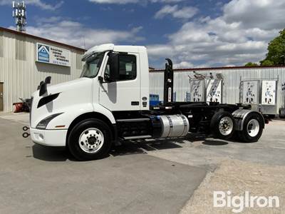 2023 Volvo VNR S/A Truck Tractor W/ Pusher Axle