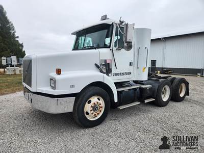 1995 White WG64T T/A Day Cab Truck Tractor