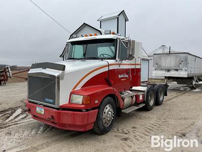 1993 White GMC Truck Tractor