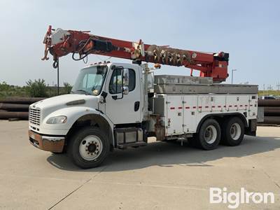 2014 Freightliner M2-106 S/A Digger Derrick Truck