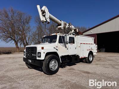 1984 International 1754 S/A Crew Cab Digger Derrick Truck