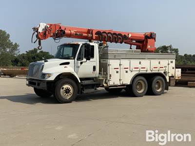 2005 International 7400 T/A Digger Derrick Truck