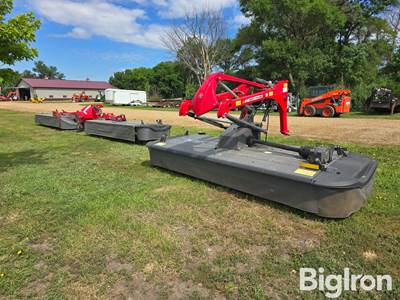 2022 Massey Ferguson DM9614/DM367 30' Triple Mower