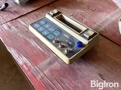 Hiniker 8100 Control Monitor